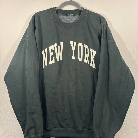 Brandy Melville John Galt Green Crewneck Sweater New York Baggy Oversized Casual - Picture 4 of 14